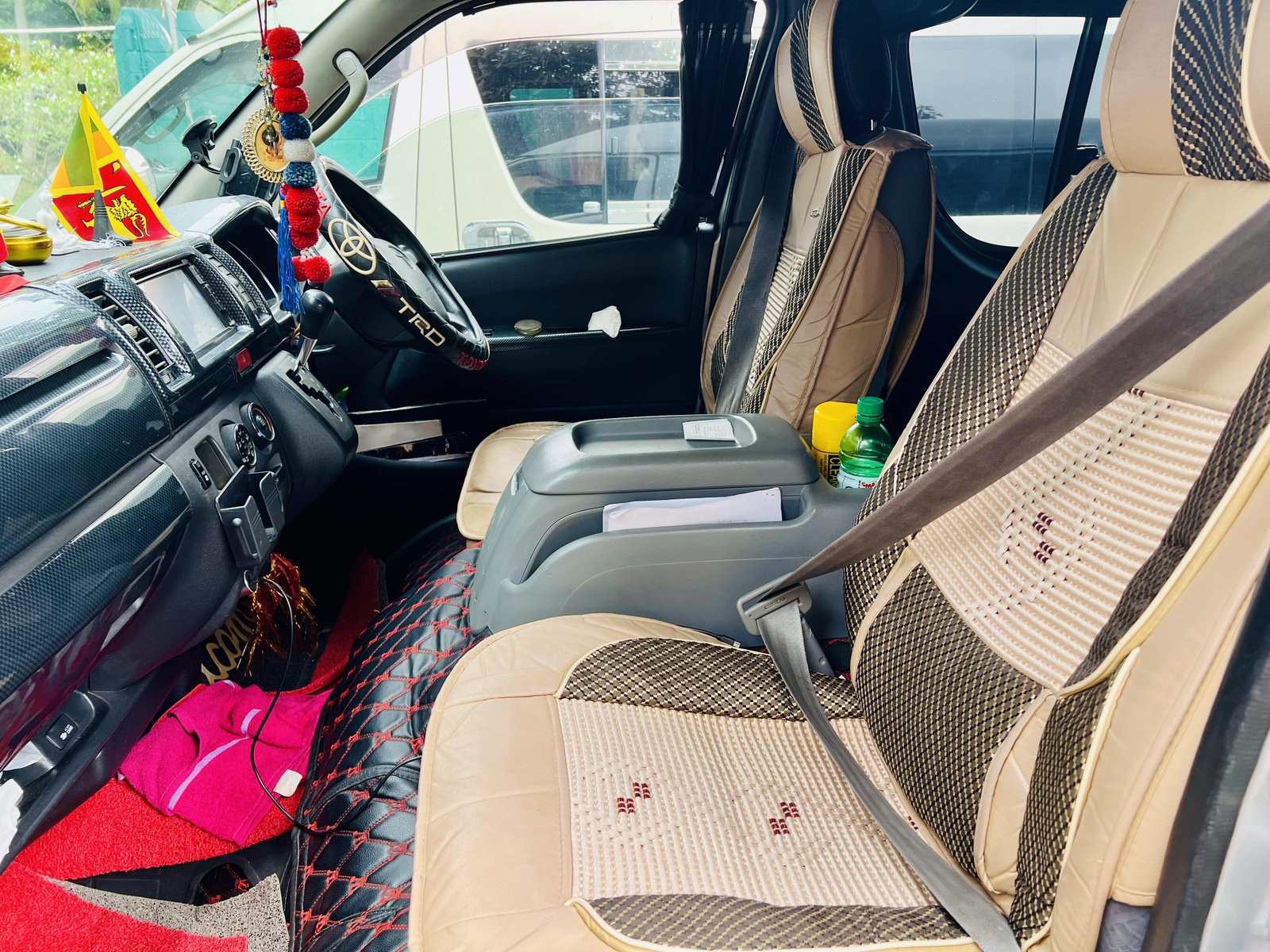 TOYOTA HIACE (KDH) VAN